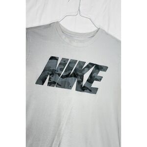 Nike Men's Gray Dri-FIT T-Shirt Camo Logo Athletic Gym Size Medium